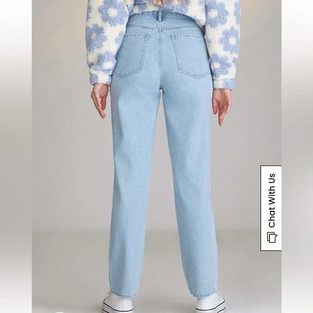 PacSun | NWT Eco High Waisted Light Blue Wash Straight Leg Denim V-Dip Jeans, 27 - Picture 4 of 9